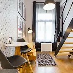 Leah Apartment