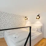 Leah Apartment *